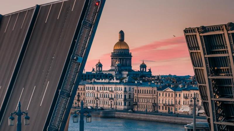 Экскурсионные туры в Санкт-Петербург: от классики до объектов новой туристской географии