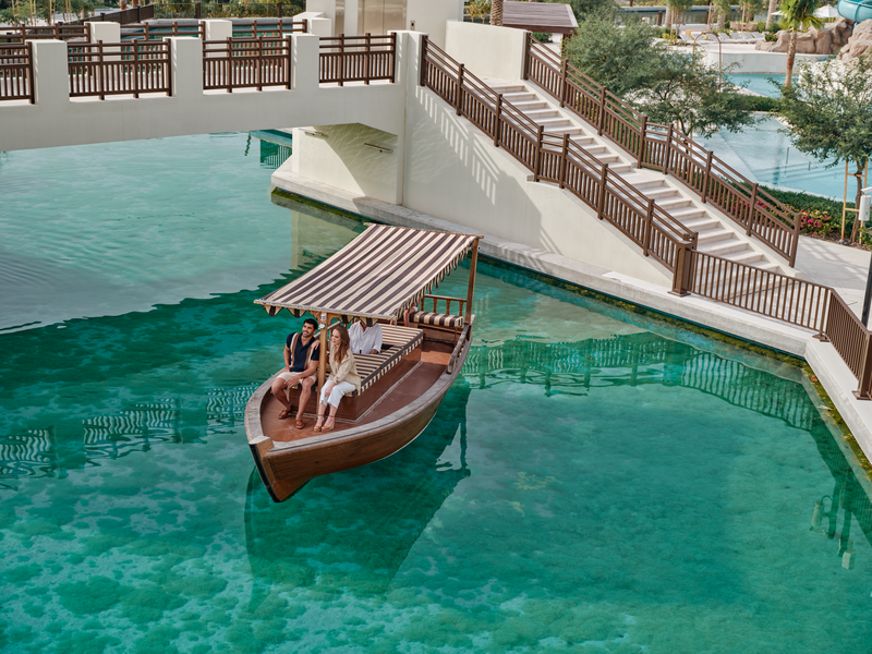 Очарование Ближнего Востока, частные пляжи и SPA в Jumeirah Gulf of Bahrain Resort and Spa