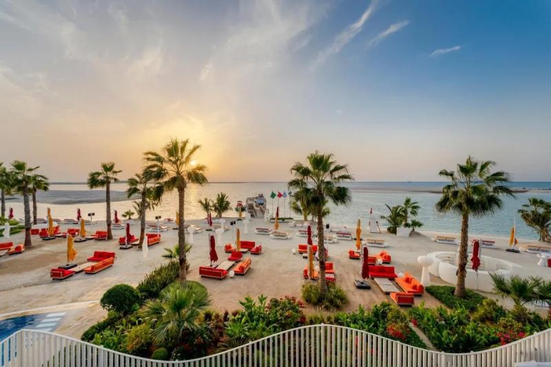 ТОП-10 отелей в ОАЭ для взрослых туристов. Инфинити-бассейны, дворецкие и другие «фишки»